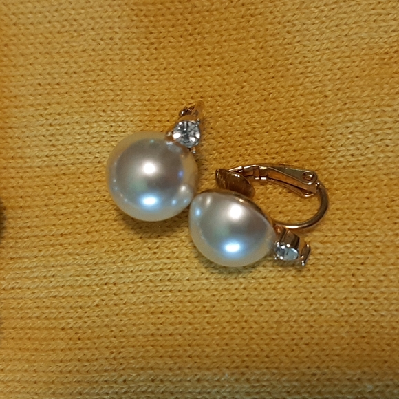 Faux pearl now & matching earrings - Picture 2 of 3